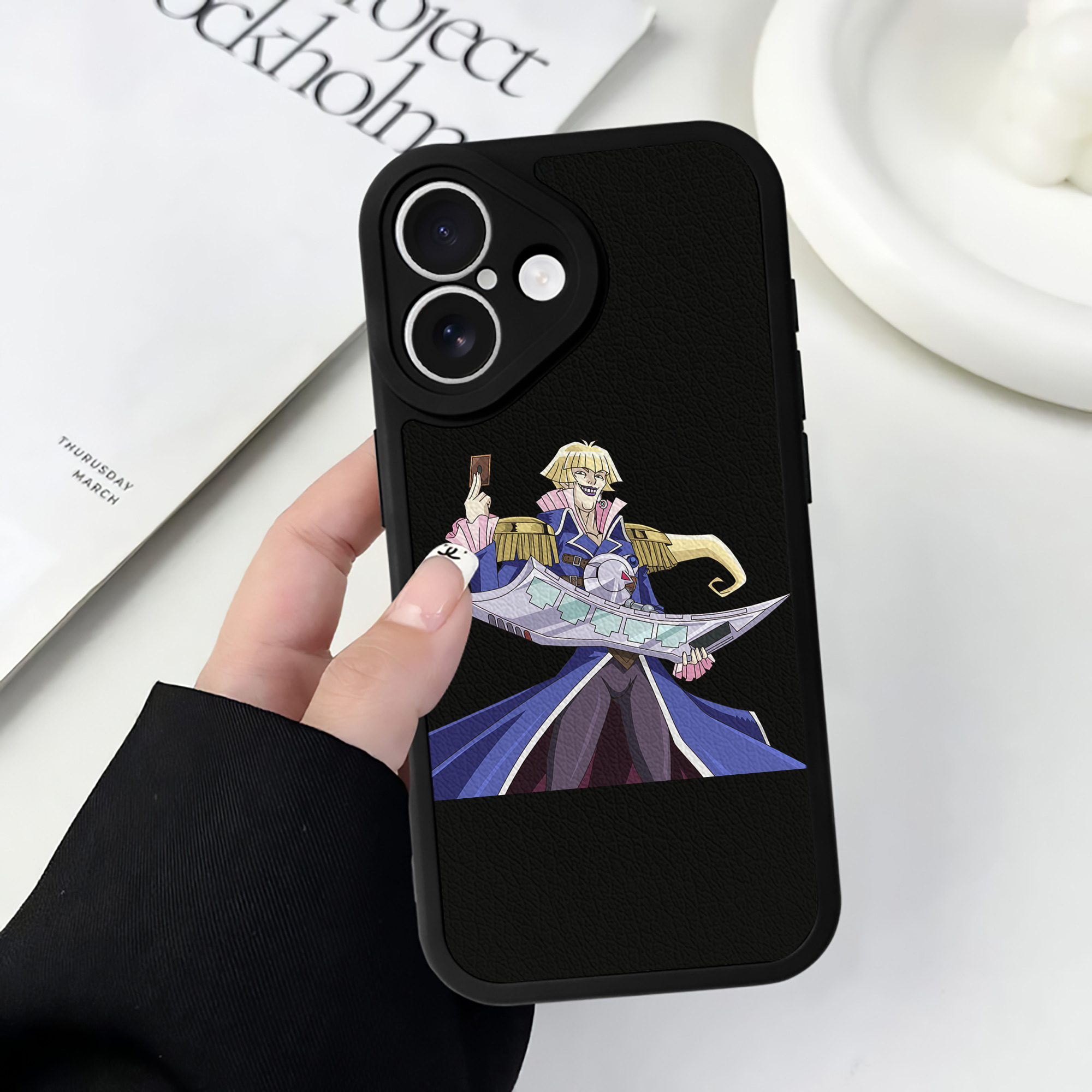 遊☆戯☆王 Yu-Gi-Oh! 【iPhone 16シリーズ対応】シリコンスマホケース（レザー調） 材質：シリコン
